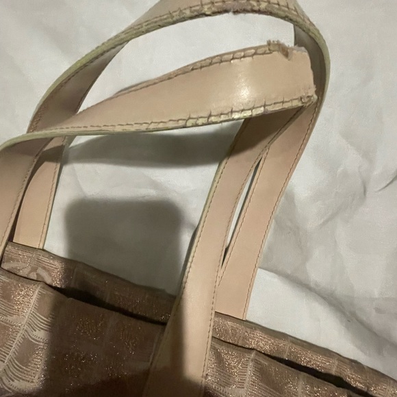 Gorgeous pink and gold color CHANEL TOTE.. COMES WITH DUST BAG. CODE POSTED - Picture 8 of 14